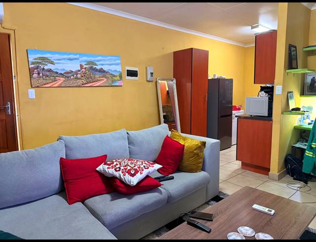 2 BEDROOM APARTMENT FOR SALE IN WATERVAL EAST